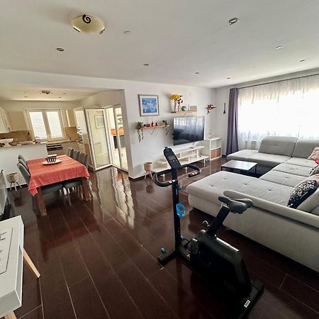 Villa Castello Residence Zrnovo Bagian luar foto