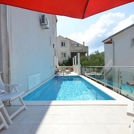 Villa Castello Residence Zrnovo Bagian luar foto