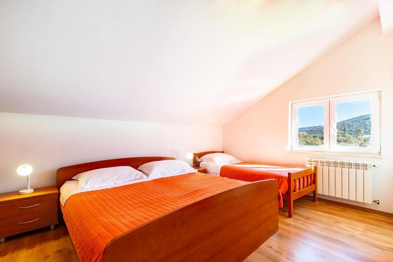 Villa Castello Residence Zrnovo Bagian luar foto